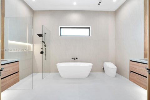 Villa ou maison à vendre à Miami, Floride: 5 chambres, 295.15 m2 № 2176615 - photo 26
