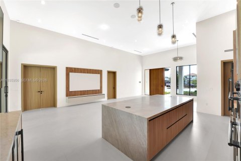 Villa ou maison à vendre à Miami, Floride: 5 chambres, 295.15 m2 № 2176615 - photo 18