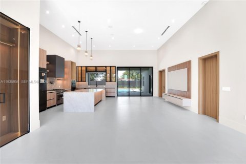 Villa ou maison à vendre à Miami, Floride: 5 chambres, 295.15 m2 № 2176615 - photo 7