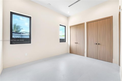 Villa ou maison à vendre à Miami, Floride: 5 chambres, 295.15 m2 № 2176615 - photo 29