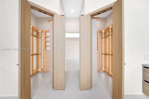 Villa ou maison à vendre à Miami, Floride: 5 chambres, 295.15 m2 № 2176615 - photo 28