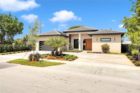 Villa ou maison à vendre à Miami, Floride: 5 chambres, 295.15 m2 № 2176615 - photo 3