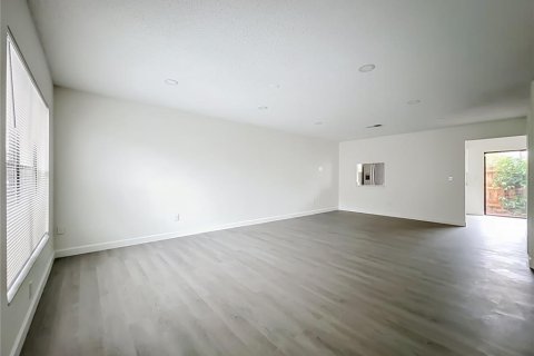Adosado en venta en Orlando, Florida, 3 dormitorios, 121.42 m2 № 2206817 - foto 7