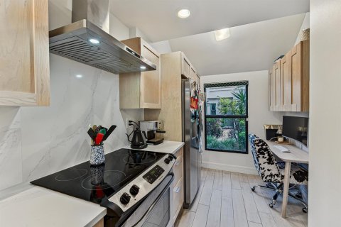 Condo in Fort Lauderdale, Florida, 2 bedrooms  № 2311100 - photo 14
