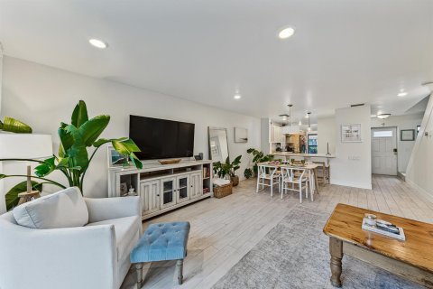 Condo in Fort Lauderdale, Florida, 2 bedrooms  № 2311100 - photo 3