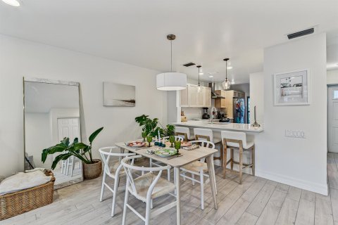 Condo in Fort Lauderdale, Florida, 2 bedrooms  № 2311100 - photo 8