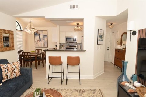 Condo in Tampa, Florida, 1 bedroom  № 2235482 - photo 10