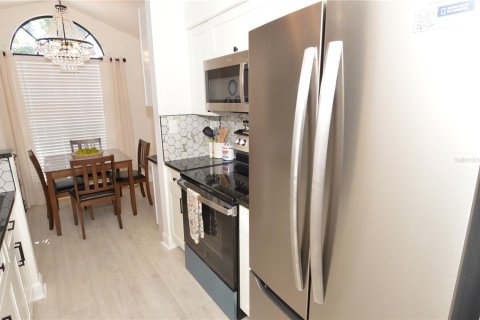 Condo in Tampa, Florida, 1 bedroom  № 2235482 - photo 13