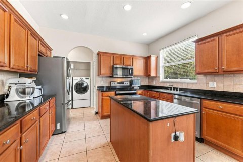 Villa ou maison à vendre à Land O' Lakes, Floride: 4 chambres, 218.51 m2 № 2319020 - photo 6