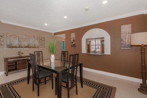 Купить кондоминиум в Лодердейл-Лейкс, Флорида 2 спальни, 101.08м2, № 2045633 - фото 9