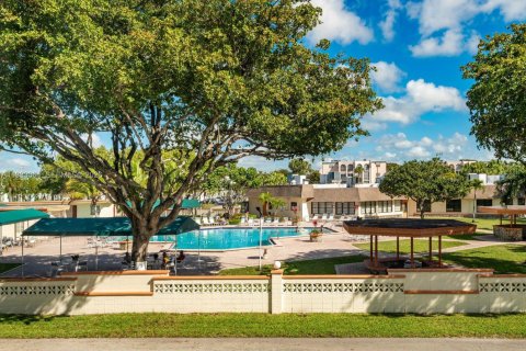 Купить кондоминиум в Лодердейл-Лейкс, Флорида 2 спальни, 101.08м2, № 2045633 - фото 26