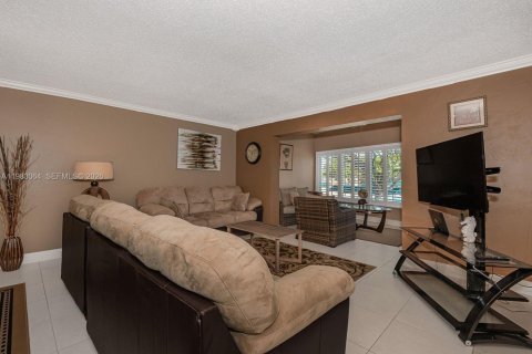 Купить кондоминиум в Лодердейл-Лейкс, Флорида 2 спальни, 101.08м2, № 2045633 - фото 10