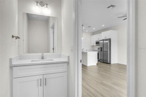 Condo in Tavares, Florida, 3 bedrooms  № 1870930 - photo 11