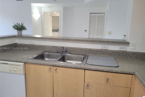 Condominio en alquiler en Tamarac, Florida, 2 dormitorios, 91.14 m2 № 2007173 - foto 7