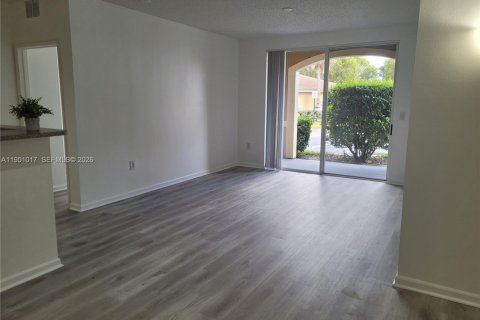 Condominio en alquiler en Tamarac, Florida, 2 dormitorios, 91.14 m2 № 2007173 - foto 3