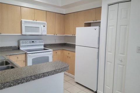 Condominio en alquiler en Tamarac, Florida, 2 dormitorios, 91.14 m2 № 2007173 - foto 6