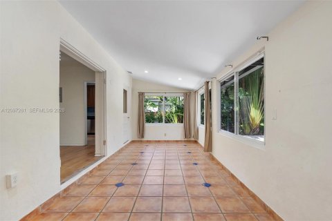 Villa ou maison à vendre à Miami Shores, Floride: 3 chambres, 146.51 m2 № 2392417 - photo 20