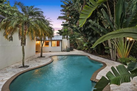 Villa ou maison à vendre à Miami Shores, Floride: 3 chambres, 146.51 m2 № 2392417 - photo 2