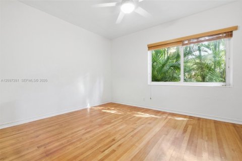 Villa ou maison à vendre à Miami Shores, Floride: 3 chambres, 146.51 m2 № 2392417 - photo 29