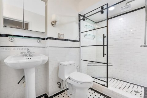 Villa ou maison à vendre à Miami Shores, Floride: 3 chambres, 146.51 m2 № 2392417 - photo 25