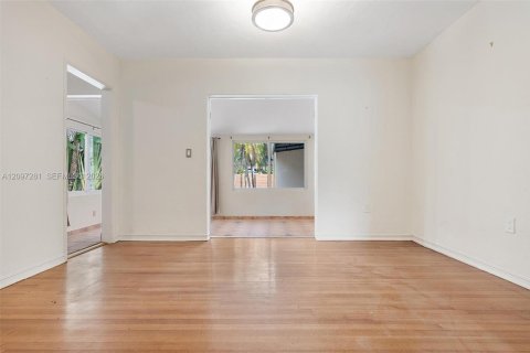 Villa ou maison à vendre à Miami Shores, Floride: 3 chambres, 146.51 m2 № 2392417 - photo 13