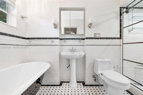 Villa ou maison à vendre à Miami Shores, Floride: 3 chambres, 146.51 m2 № 2392417 - photo 6