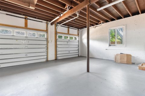 Villa ou maison à vendre à Miami Shores, Floride: 3 chambres, 146.51 m2 № 2392417 - photo 7