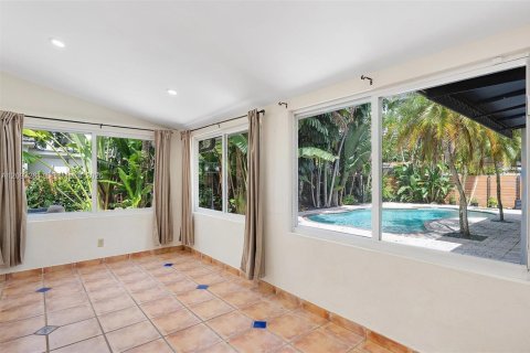 Villa ou maison à vendre à Miami Shores, Floride: 3 chambres, 146.51 m2 № 2392417 - photo 5