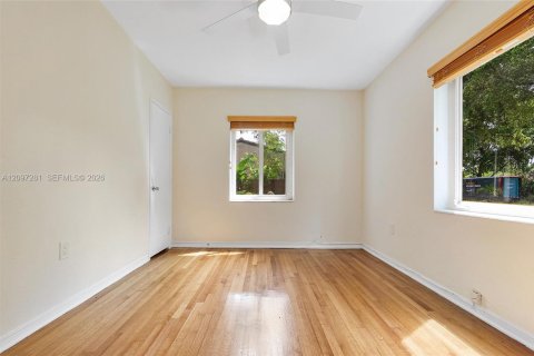 Villa ou maison à vendre à Miami Shores, Floride: 3 chambres, 146.51 m2 № 2392417 - photo 28