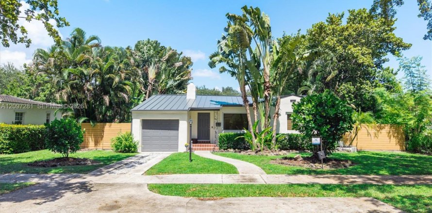 Villa ou maison à Miami Shores, Floride 3 chambres, 146.51 m2 № 2392417