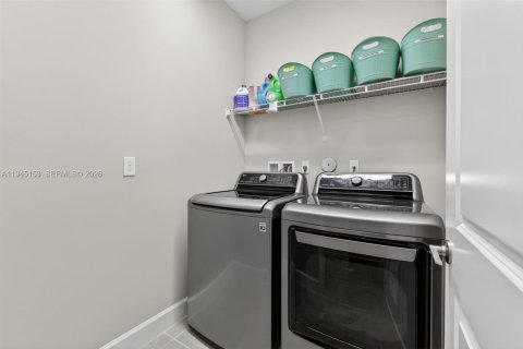 Casa en venta en Port St. Lucie, Florida, 2 dormitorios, 159.42 m2 № 2001513 - foto 25