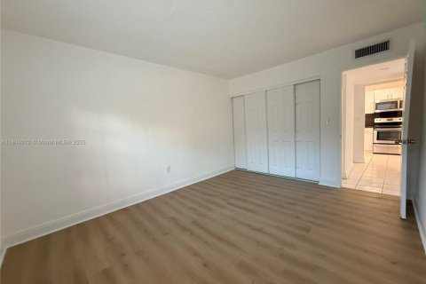 Купить кондоминиум в Майами, Флорида 1 спальня, 74.14м2, № 2012616 - фото 8