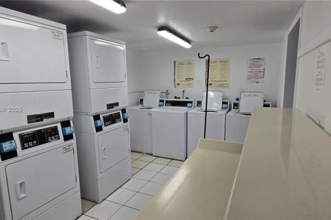 Купить кондоминиум в Майами, Флорида 1 спальня, 74.14м2, № 2012616 - фото 15