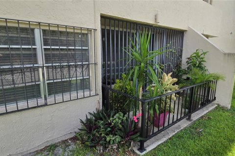 Купить кондоминиум в Майами, Флорида 1 спальня, 74.14м2, № 2012616 - фото 13