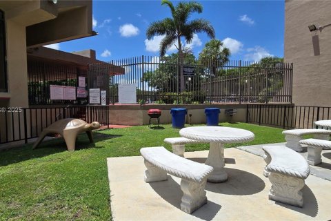 Купить кондоминиум в Майами, Флорида 1 спальня, 74.14м2, № 2012616 - фото 16