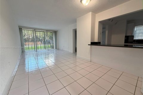 Кондоминиум с 1 спальней в Майами, Флорида № 2012616