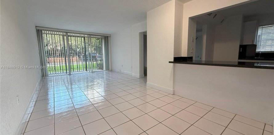 Кондоминиум с 1 спальней в Майами, Флорида № 2012616