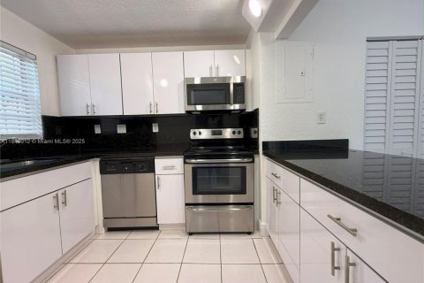 Купить кондоминиум в Майами, Флорида 1 спальня, 74.14м2, № 2012616 - фото 5