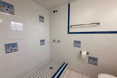 Купить кондоминиум в Майами, Флорида 1 спальня, 74.14м2, № 2012616 - фото 11