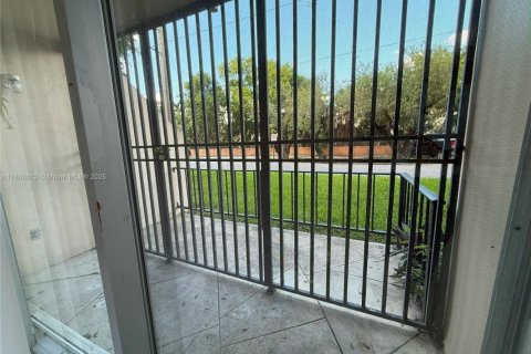 Купить кондоминиум в Майами, Флорида 1 спальня, 74.14м2, № 2012616 - фото 12