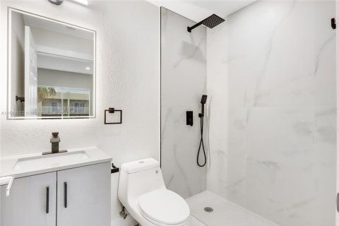 Condo in Miami, Florida, 2 bedrooms  № 1763811 - photo 10