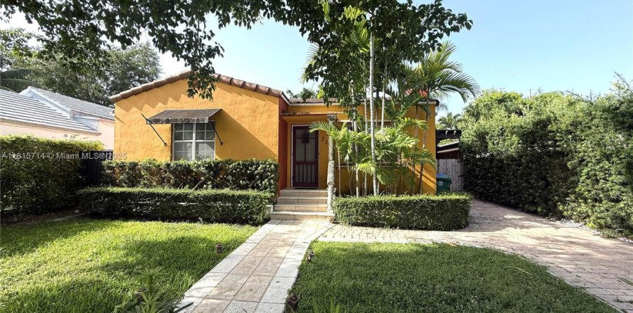 Casa en Miami, Florida 3 dormitorios, 104.14 m2 № 1772293