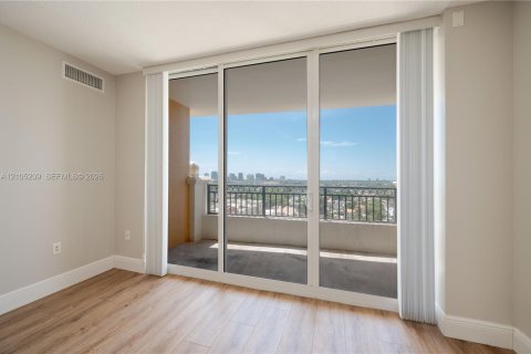 Condo in Miami, Florida, 1 bedroom № 2415932