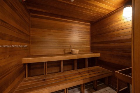 Condo in Miami, Florida, 1 bedroom  № 2415932 - photo 24