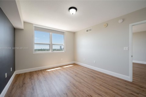 Condo in Miami, Florida, 1 bedroom  № 2415932 - photo 17