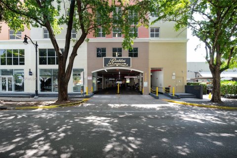 Condo in Miami, Florida, 1 bedroom  № 2415932 - photo 28