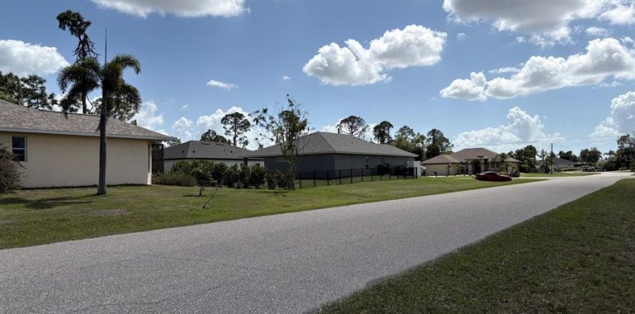 Land in Rotonda, Florida № 2211792