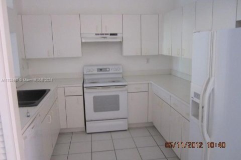 Townhouse in Miami, Florida 3 bedrooms, 154.68 sq.m. № 1811321 - photo 5