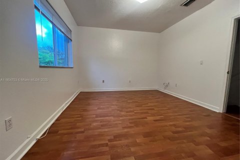 Townhouse in Cutler Bay, Florida 3 bedrooms, 120.31 sq.m. № 2052978 - photo 14