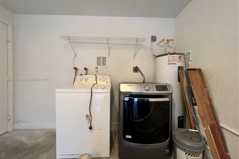 Townhouse in Cutler Bay, Florida 3 bedrooms, 120.31 sq.m. № 2052978 - photo 3